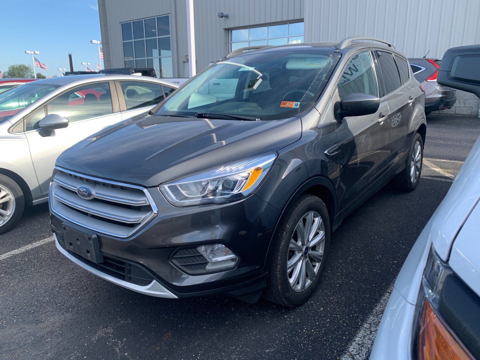 2019 Ford Escape SEL photo 3