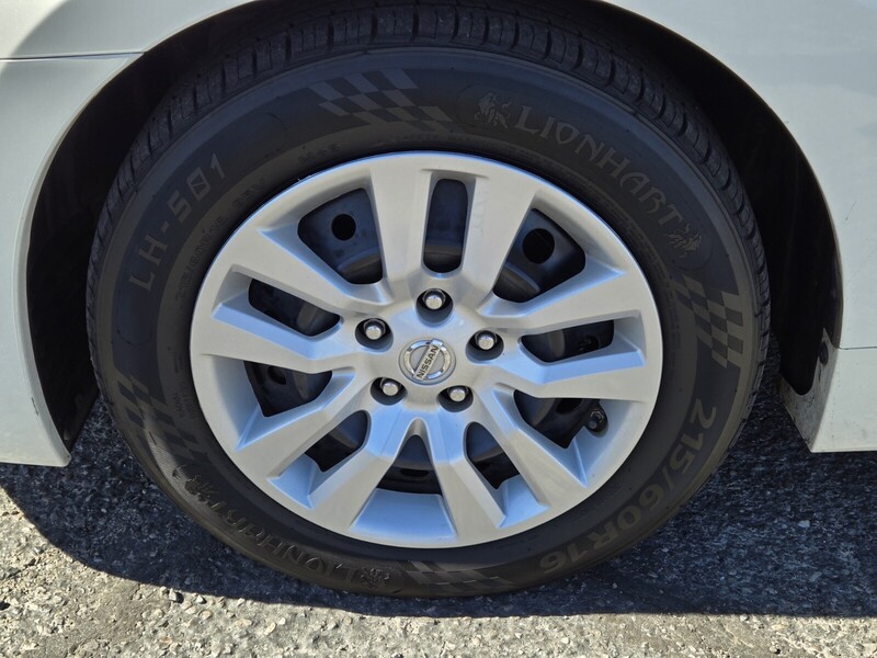 2015 Nissan Altima 2.5 S photo 6