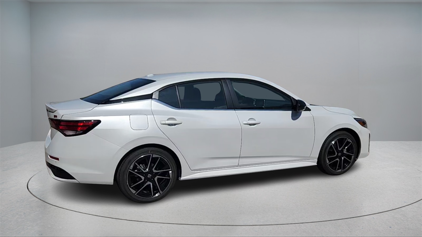 2025 Nissan Sentra SR photo 3