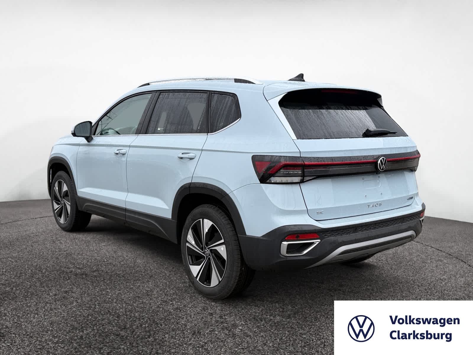 2025 Volkswagen Taos SE photo 2