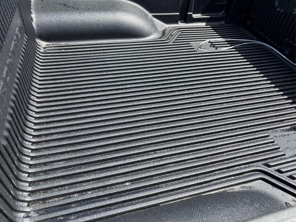 2025 Nissan Frontier PRO-4X photo 9