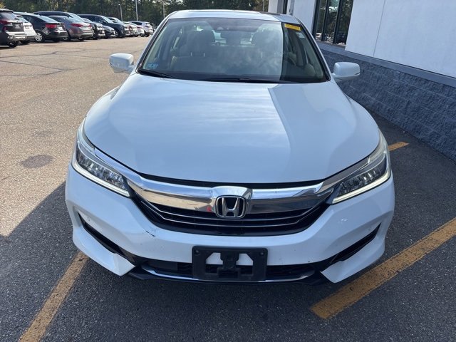 2017 Honda Accord Hybrid Touring photo 2