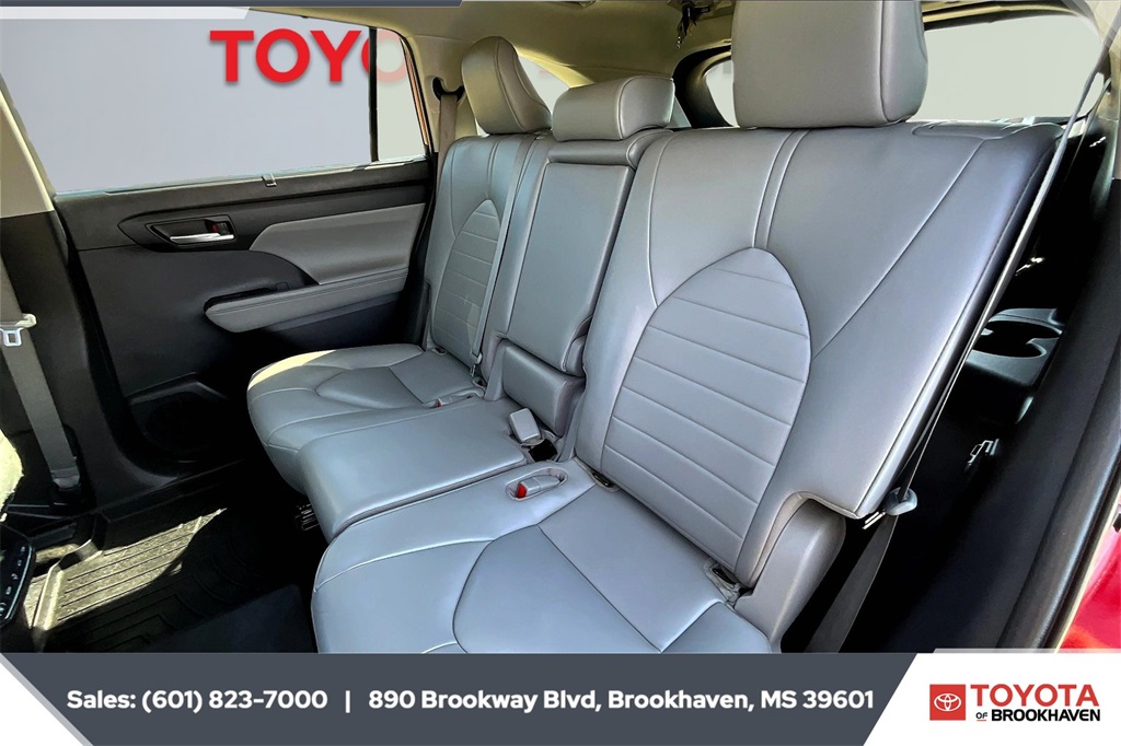 2023 Toyota Highlander Hybrid XLE photo 17