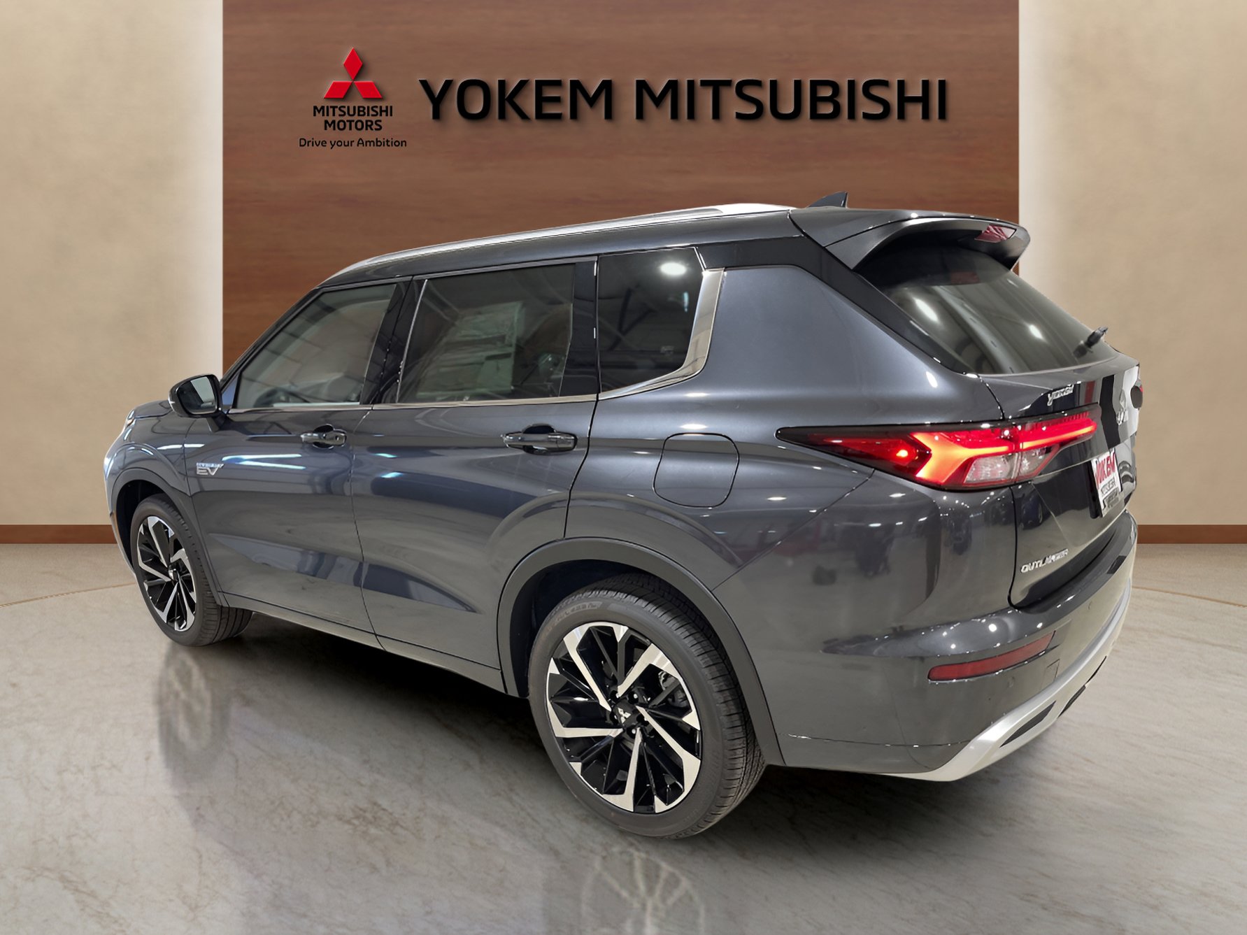 2025 Mitsubishi Outlander PHEV SEL photo 3