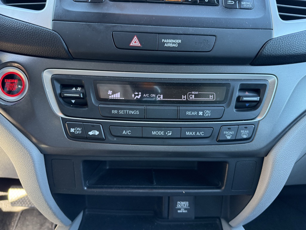 2016 Honda Pilot LX photo 10