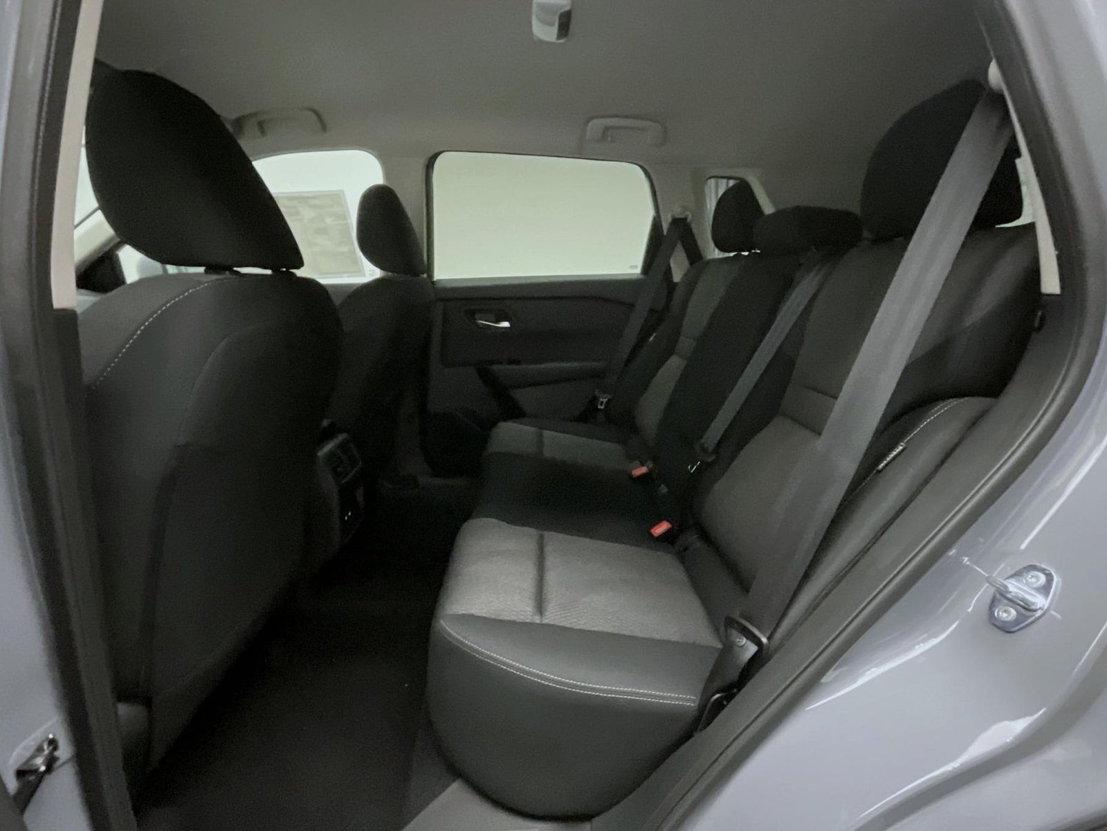 2026 Nissan Rogue SV photo 7