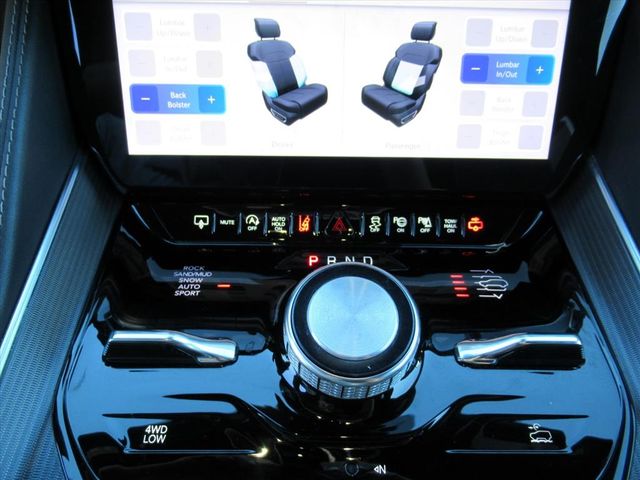 2024 Jeep Grand Wagoneer L II photo 23