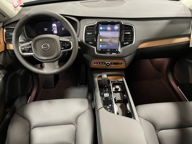 2025 Volvo XC90 T8 Plus photo 12