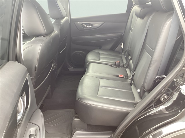 2016 Nissan Rogue SL photo 10