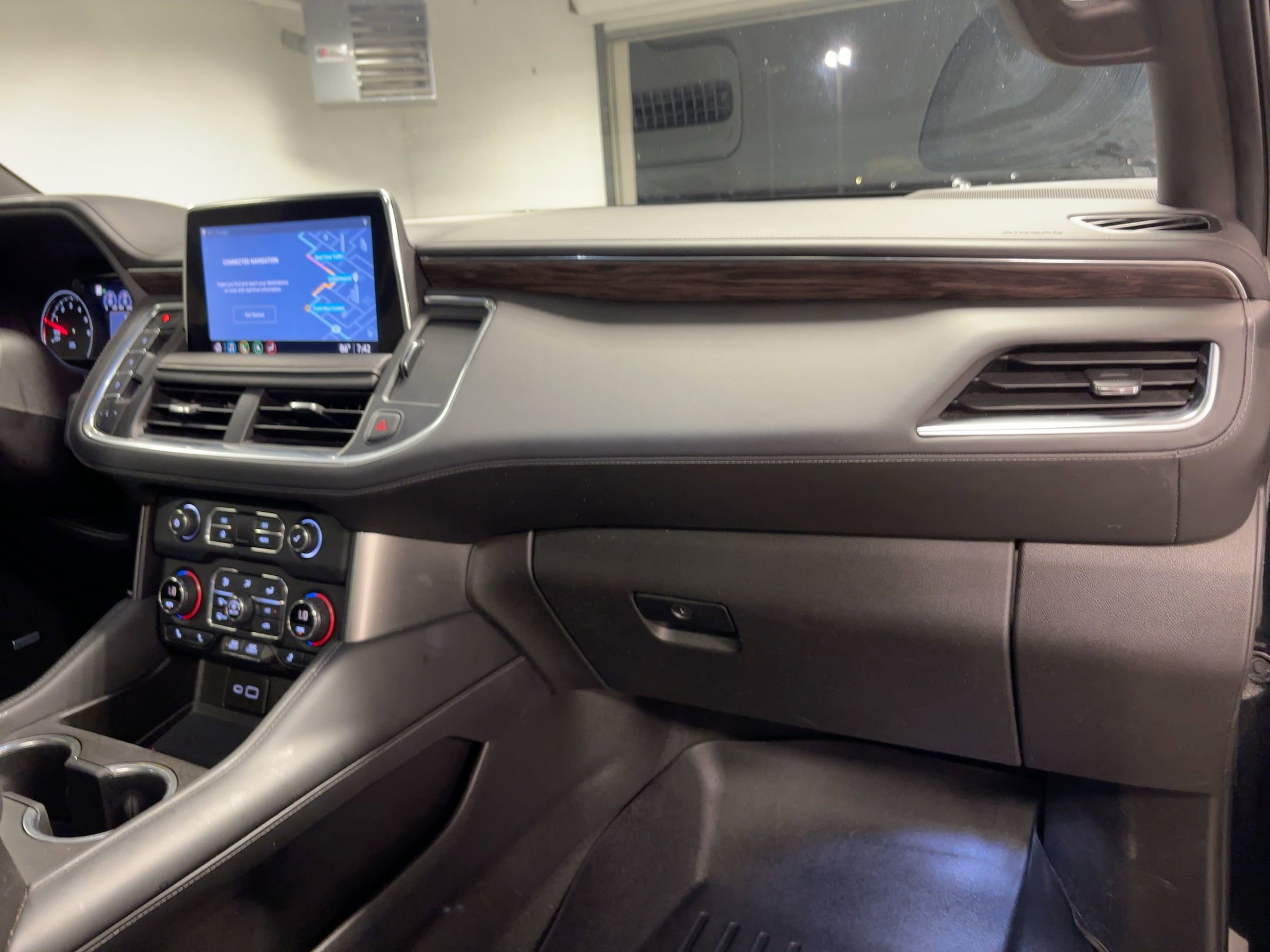 2021 Chevrolet Suburban Z71 photo 21