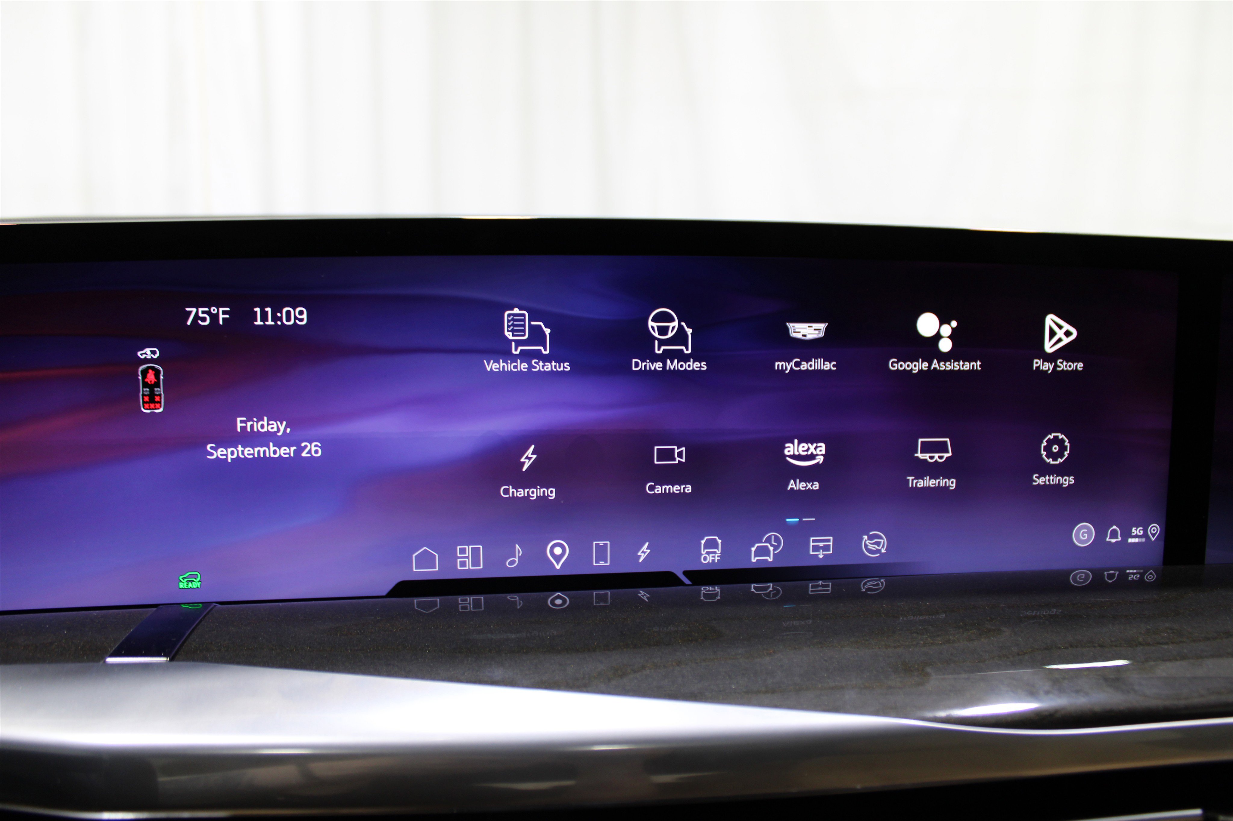 2025 Cadillac Escalade IQ Luxury photo 16