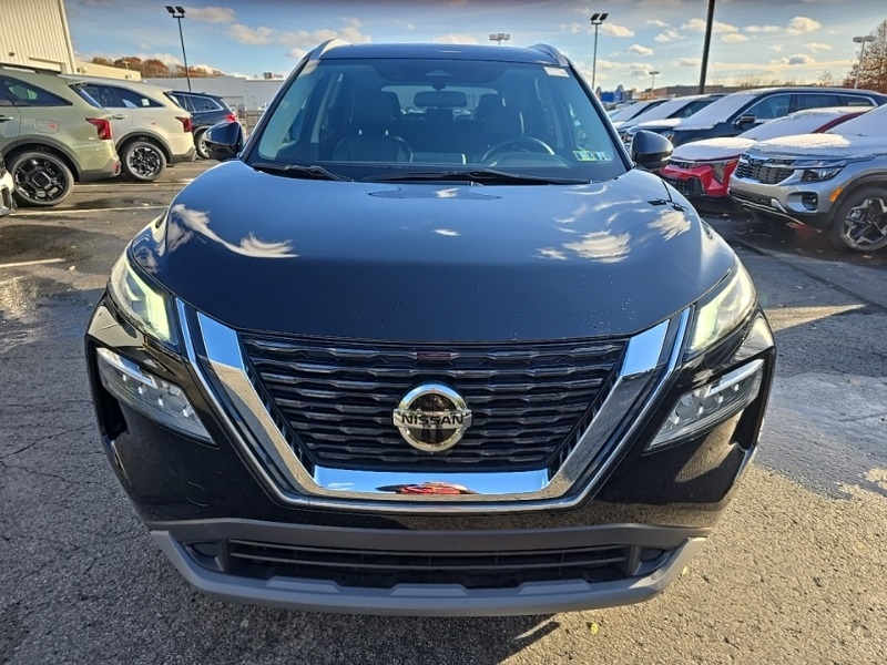 2021 Nissan Rogue SV photo 2