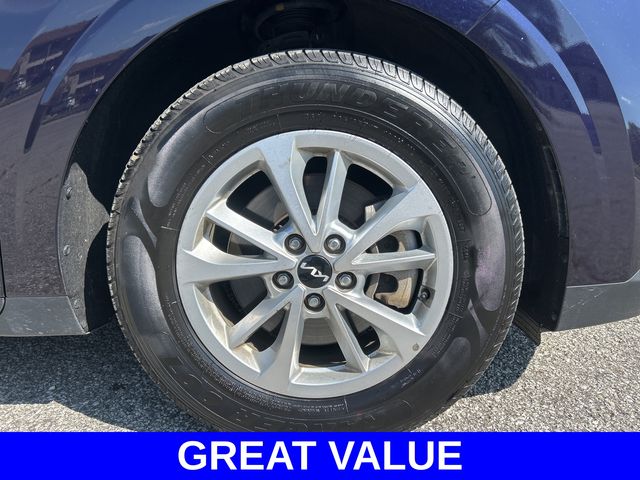 2024 Kia Carnival LX photo 4