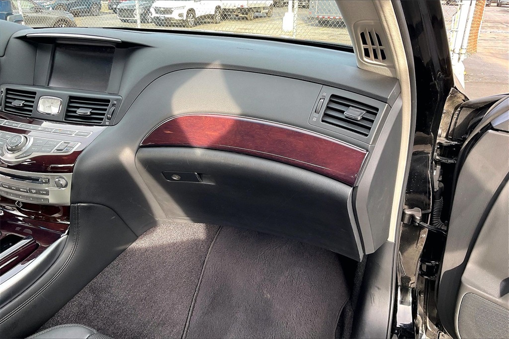 2019 INFINITI Q70 - Image 14
