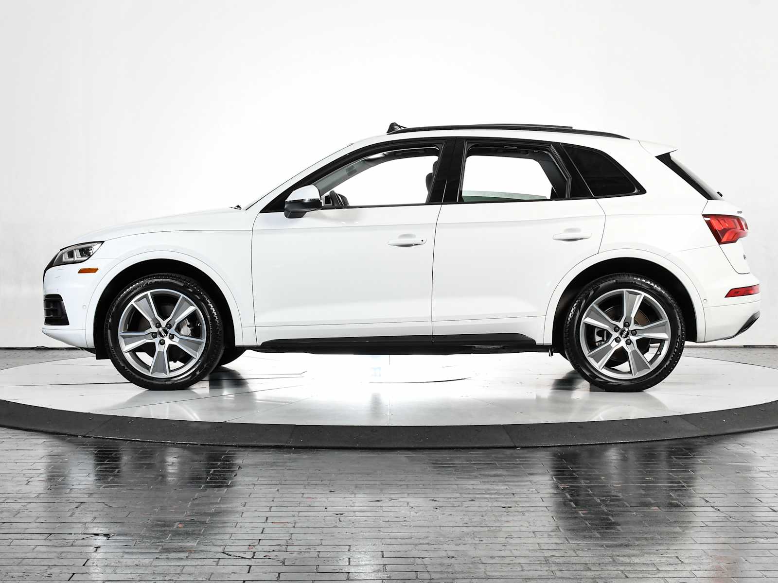 2019 Audi Q5 Premium Prestige photo 2