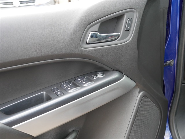 2016 Chevrolet Colorado LT photo 16