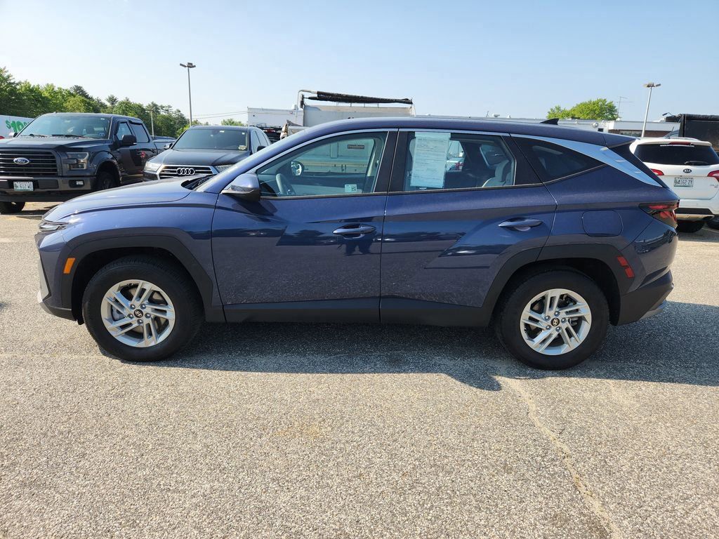 2025 Hyundai Tucson SE photo 2