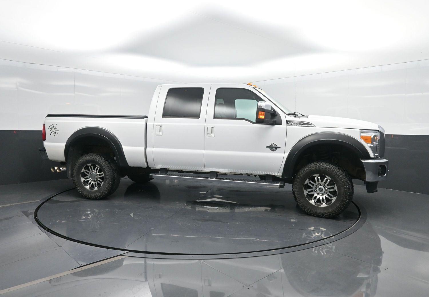 2015 Ford F-350 Lariat photo 3