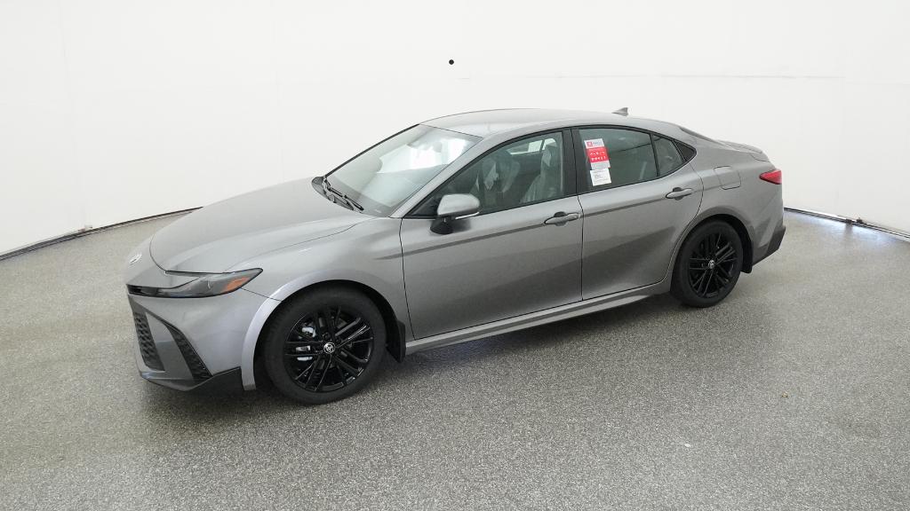 2025 Toyota Camry SE photo 5