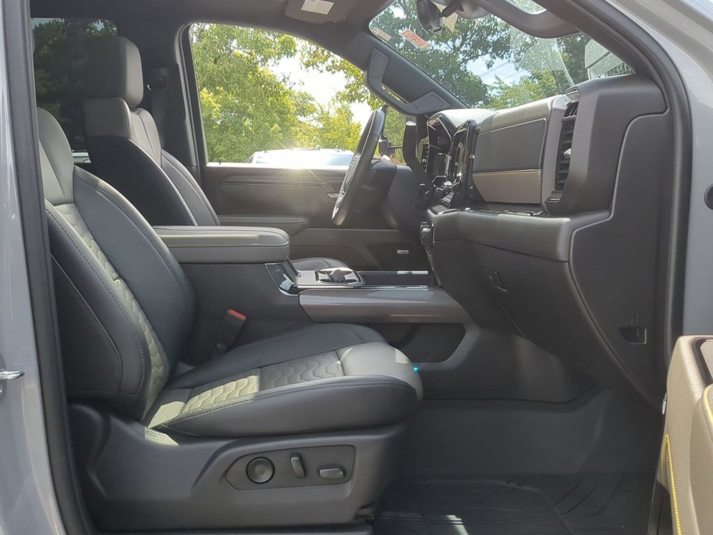 2024 Chevrolet Silverado 2500HD ZR2 photo 29