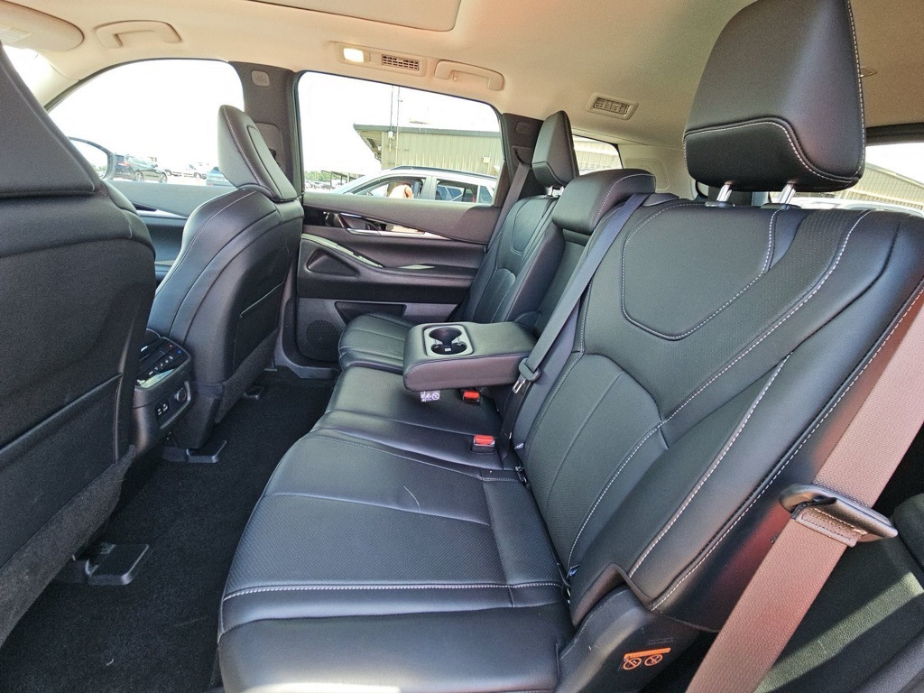 2023 Infiniti QX60 Pure photo 8