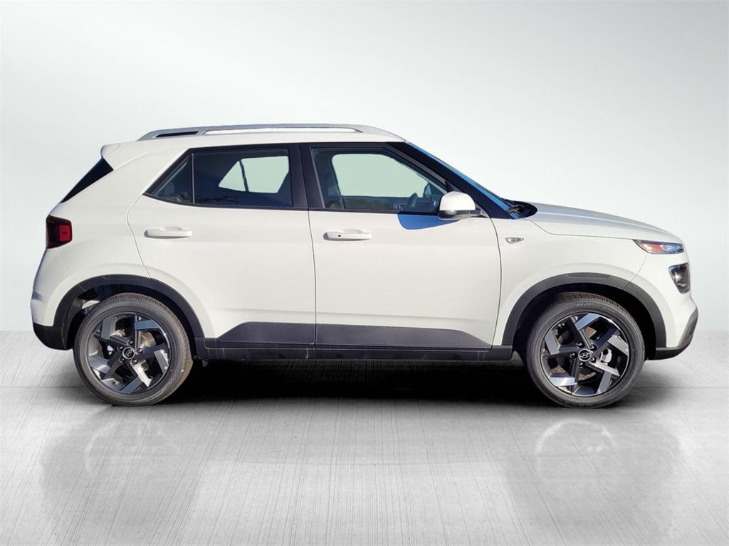 2025 Hyundai Venue SEL Limited photo 2