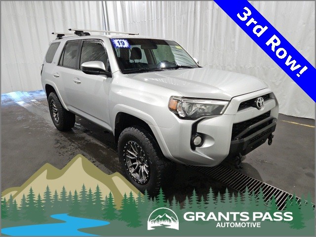 2019 Toyota 4Runner SR5's photo