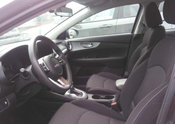 2023 Kia Forte LXS photo 4