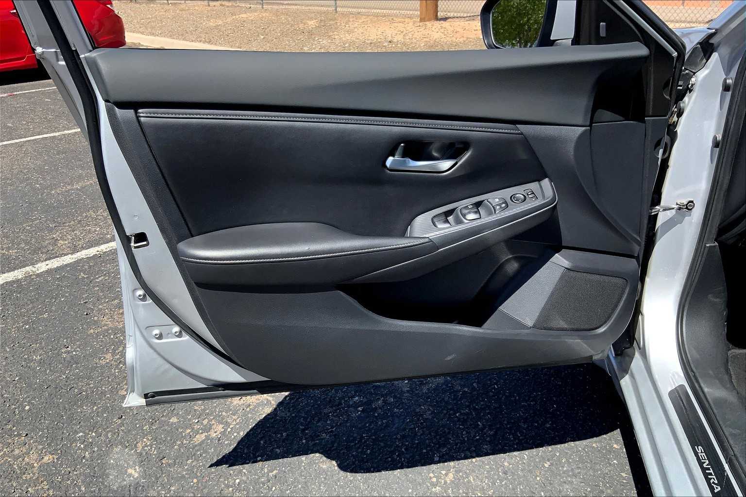 2021 Nissan Sentra SV photo 18