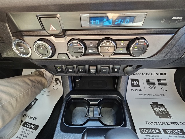 2021 Toyota Tacoma TRD Off-Road photo 11