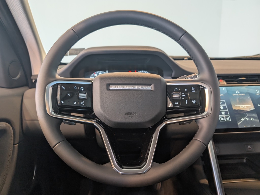 2025 Land Rover Discovery Sport S photo 14