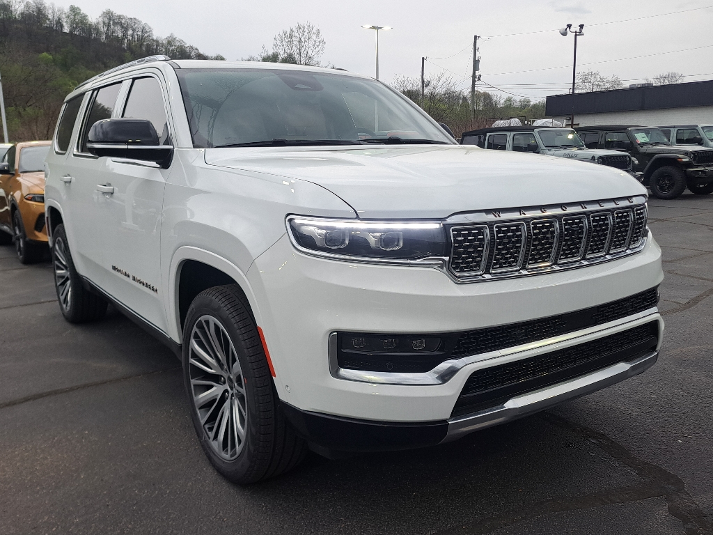 2023 Jeep Grand Wagoneer Series III's photo