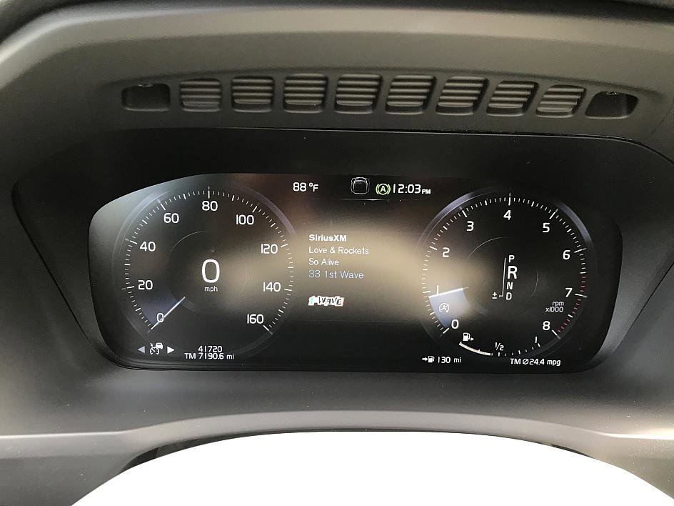 2020 Volvo XC90 T5 Momentum photo 21