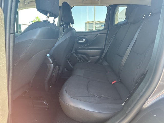 2019 Jeep Renegade Latitude photo 18