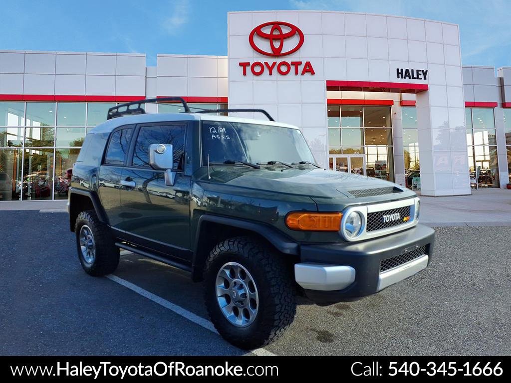 2013 Toyota FJ Cruiser Base's photo