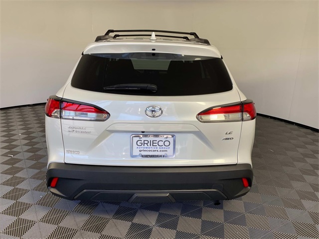 2022 Toyota Corolla Cross LE photo 4