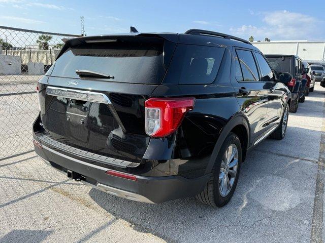 2021 Ford Explorer XLT photo 4