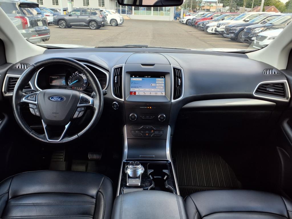 2019 Ford Edge SEL photo 16