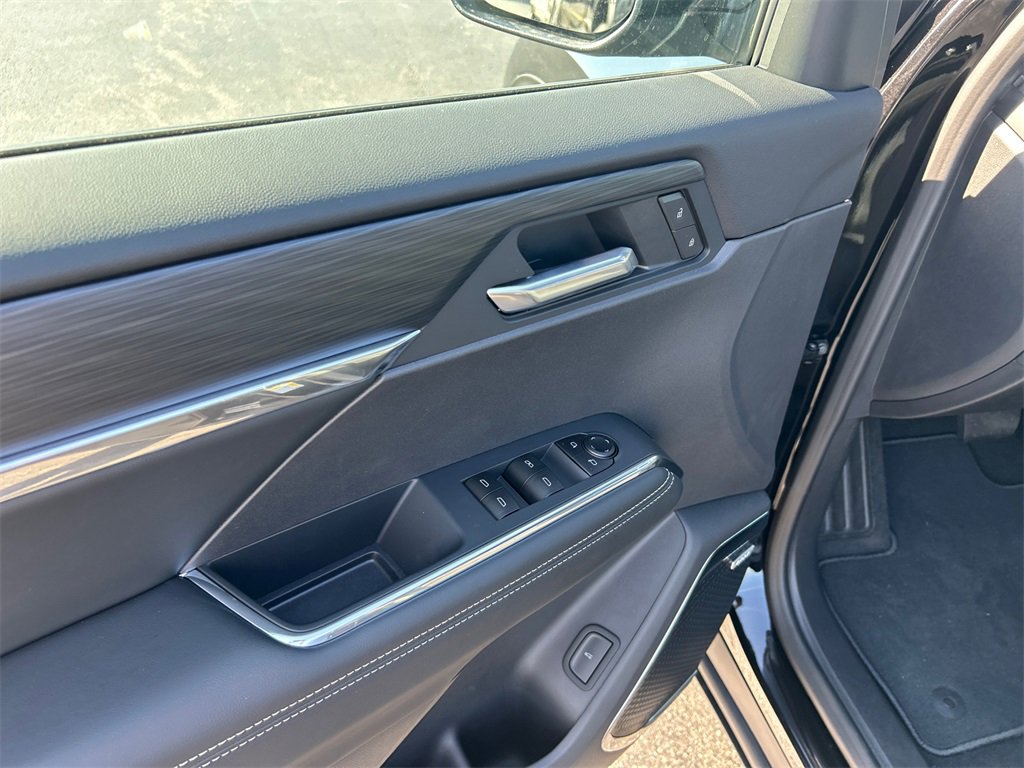 2026 GMC ACADIA - Image 13