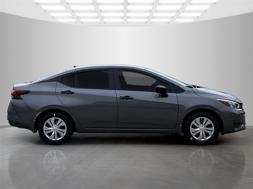 2025 Nissan Versa S photo 4