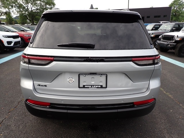 2025 Jeep Grand Cherokee Altitude X photo 2