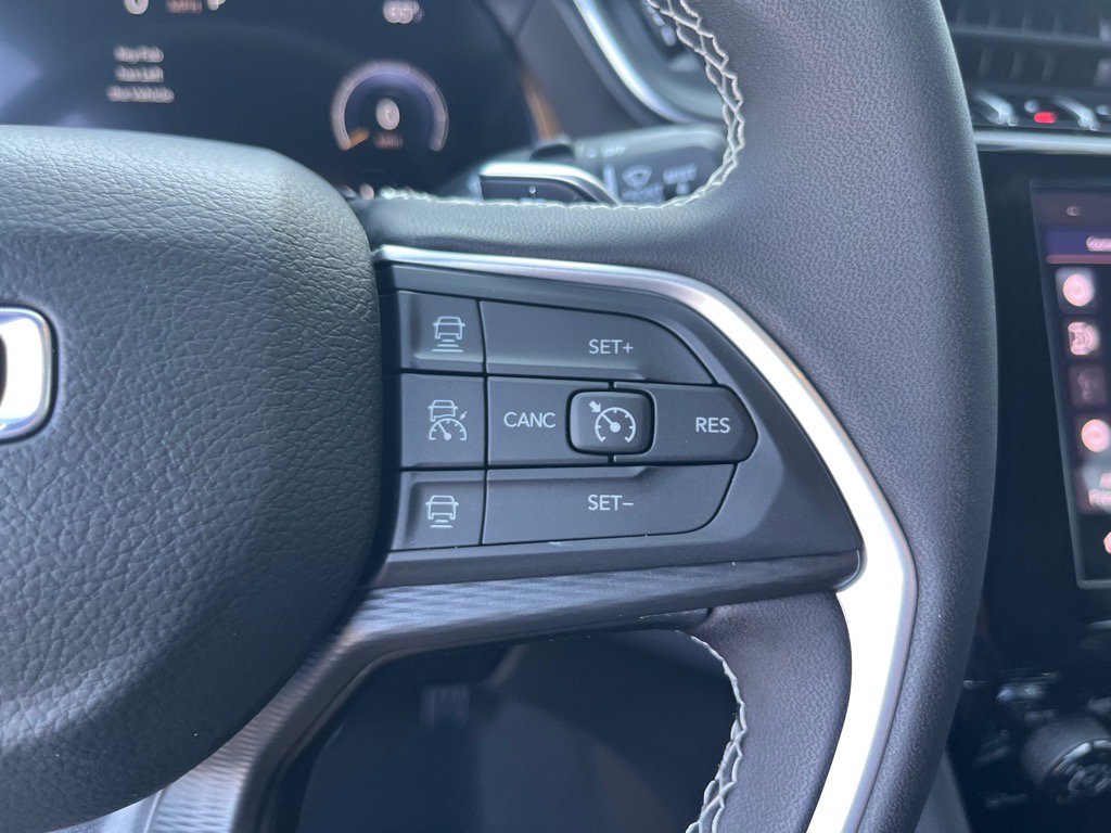 2025 Jeep Grand Cherokee Laredo Altitude photo 25