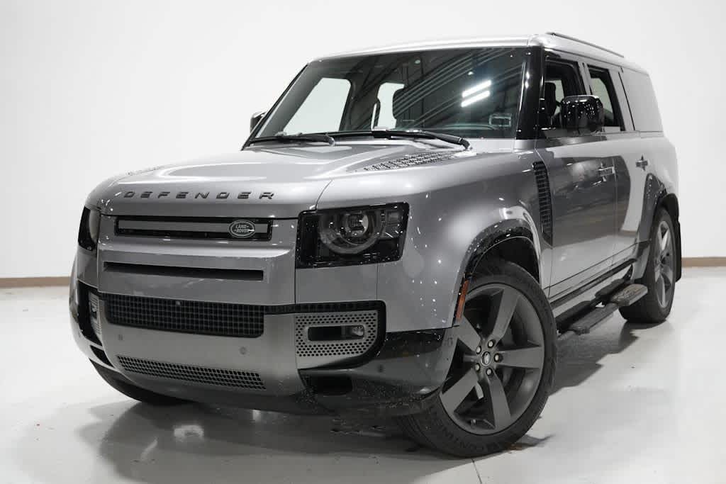 2024 Land Rover Defender Outbound's photo