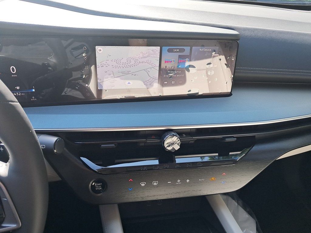2025 Nissan Murano SL photo 18