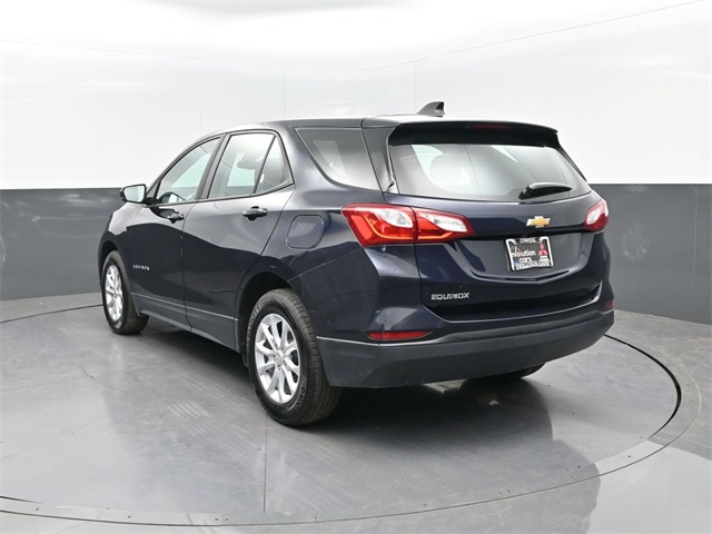 2020 Chevrolet Equinox LS photo 2