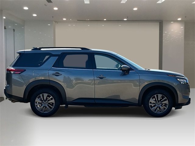 2024 Nissan Pathfinder SV photo 4