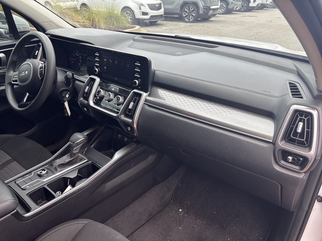 2023 Kia Sorento LX photo 36