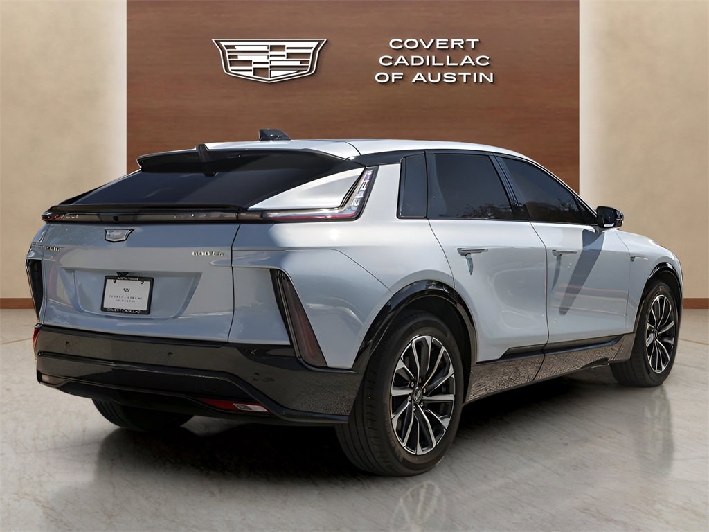 2025 Cadillac Lyriq Sport photo 4