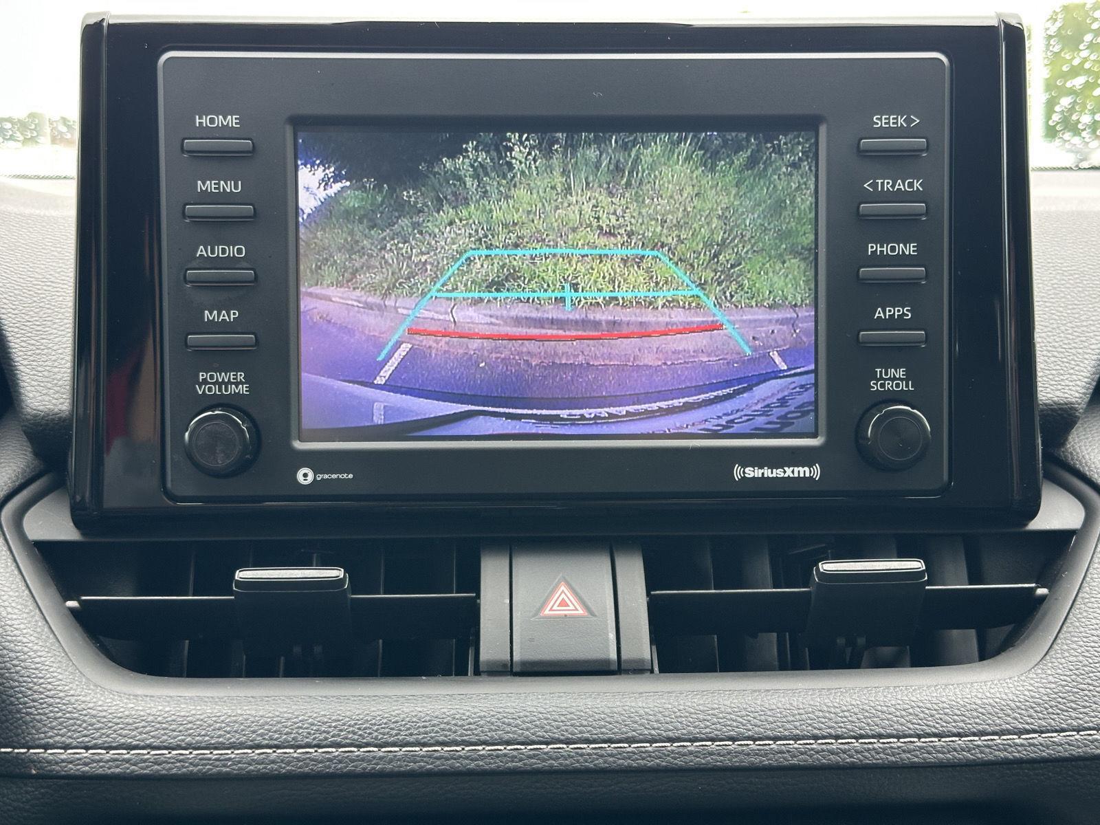 2022 Toyota RAV4 LE photo 21