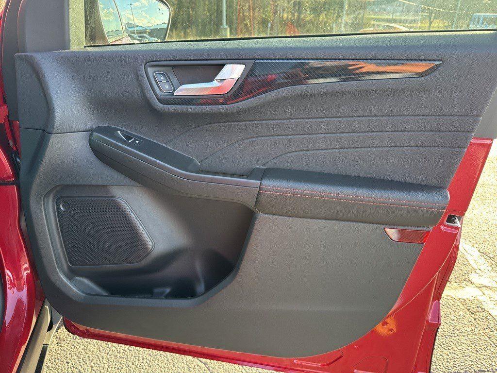 2025 Ford Escape ST-Line photo 18